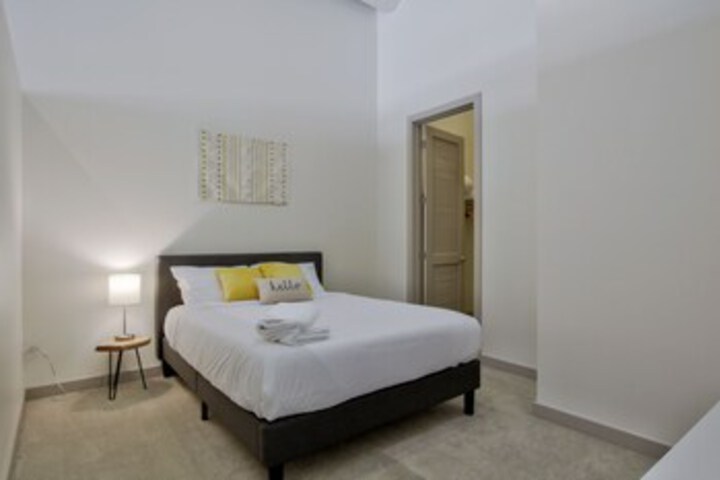 Room 294 of 328