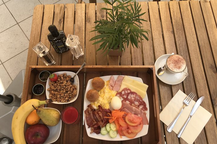 Breakfast/Coffee Service 136 of 185