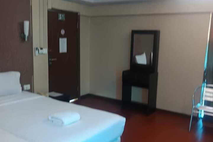 Room 5 of 56