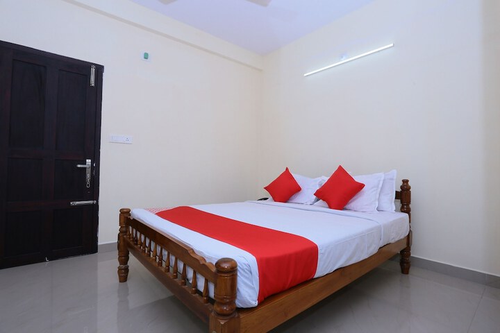 Room 13 of 30