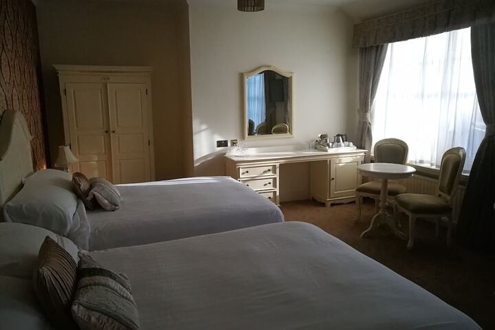 Room 33 of 132