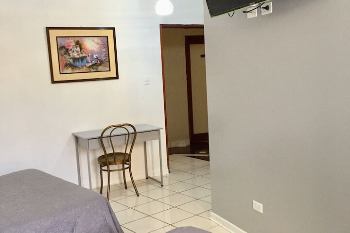 Room 6 of 25