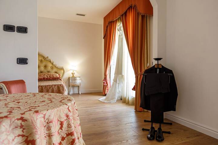 Room 10 of 40