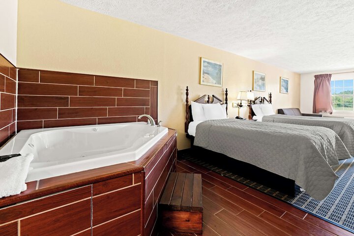 Room 7 of 27
