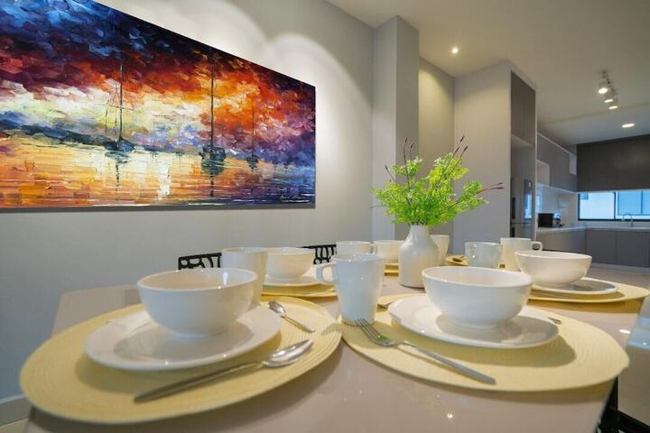 Dining 8 of 8