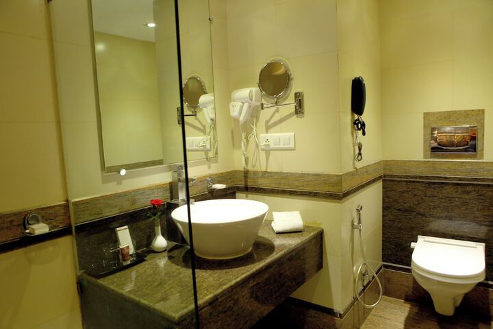 Room 42 of 58