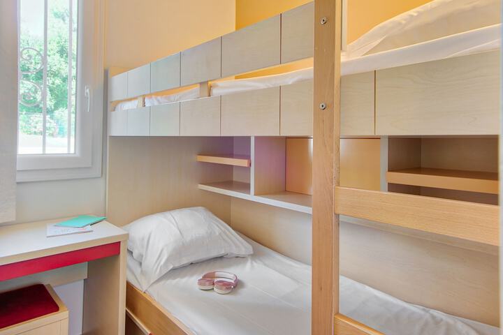 Room 8 of 41