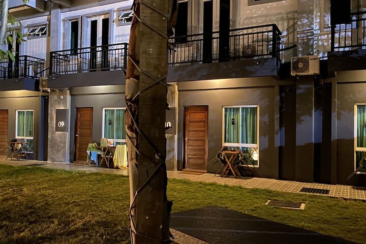 Hotel Exterior 118 of 120