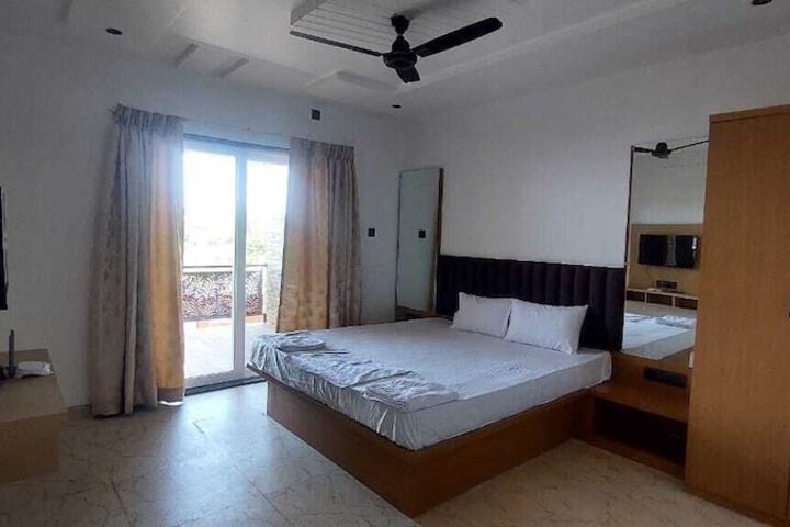 Room 2 of 14