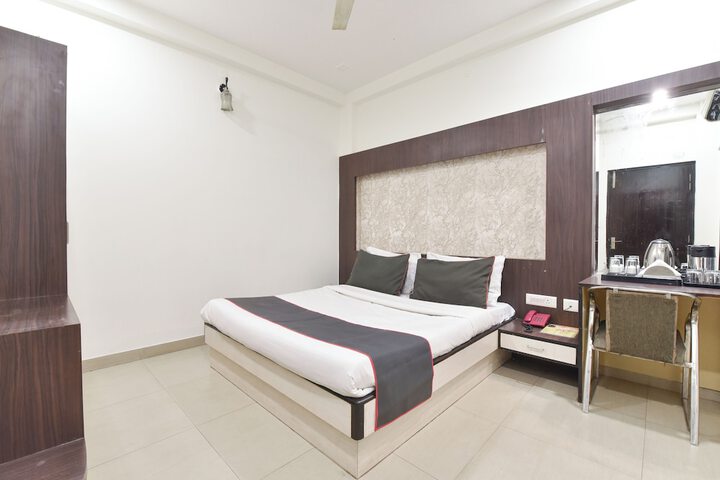 Room 5 of 37