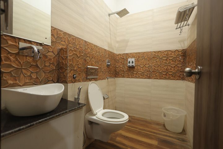 Room 7 of 13