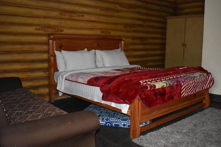 Room 8 of 15