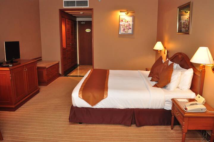 Room 8 of 41