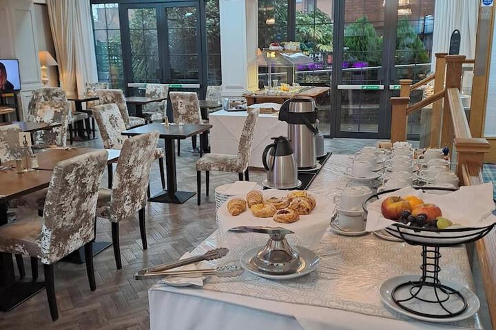 Breakfast/Coffee Service 36 of 43