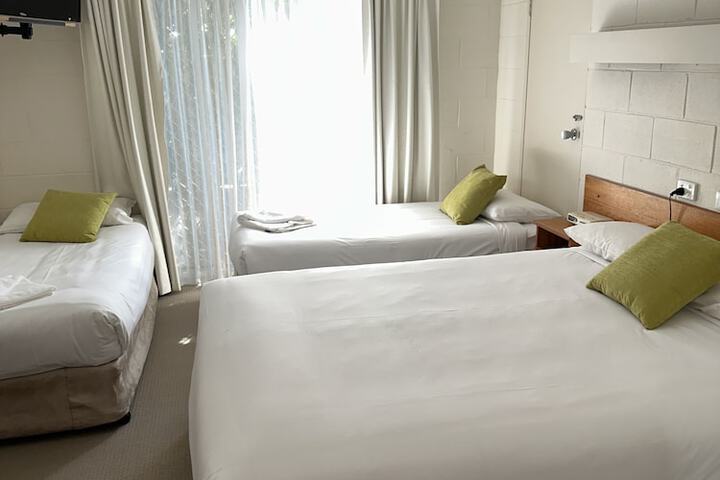Room 9 of 24