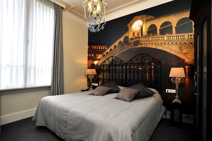 Room 29 of 106