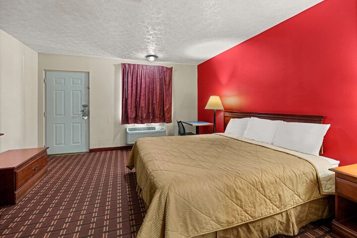 1 King Bed (14 of 17)