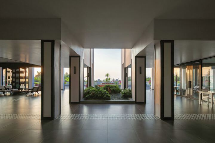 Hotel Lobby