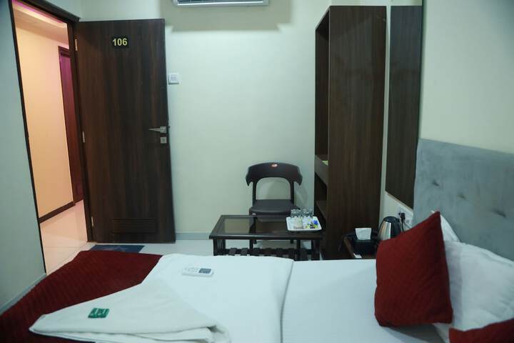 Room 5 of 19