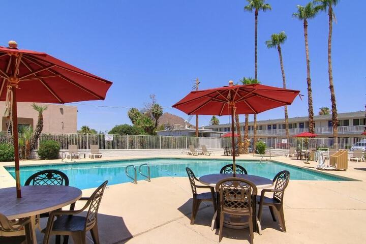 Hotel Pool