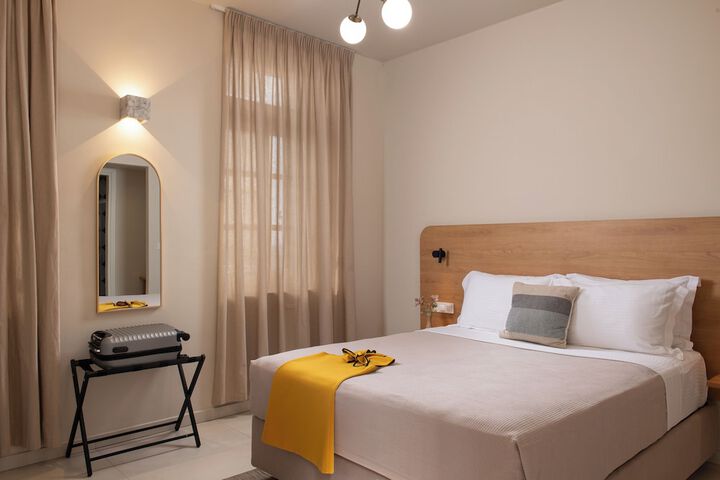 Room 47 of 86