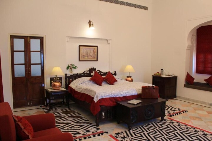 Room 3 of 23