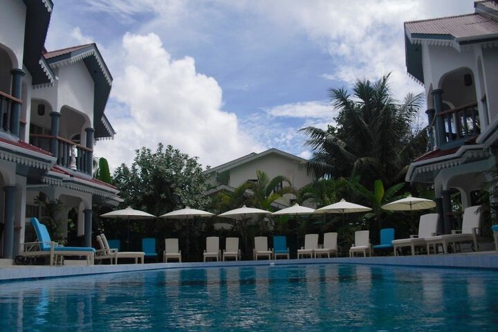 Pools & Facilities