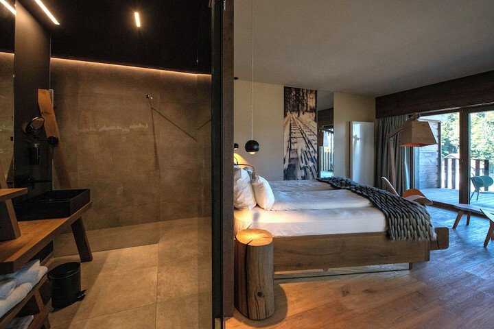 Room 10 of 112