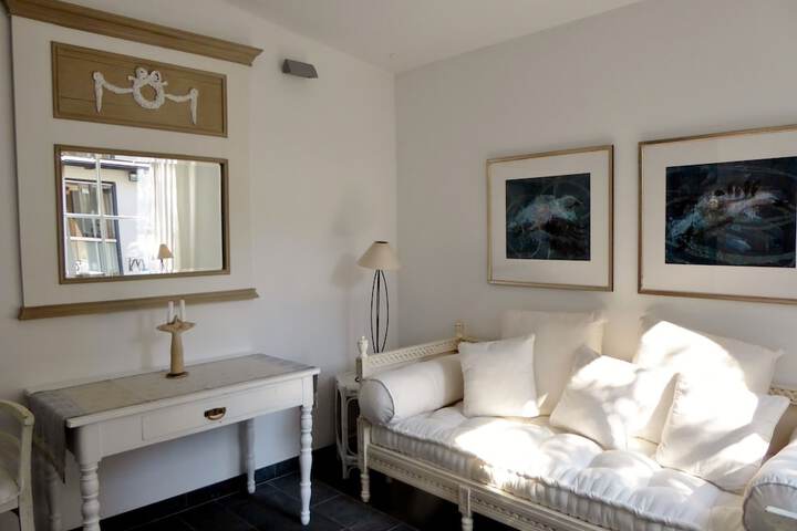 Room 16 of 52