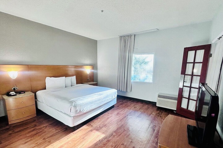 Room 12 of 40