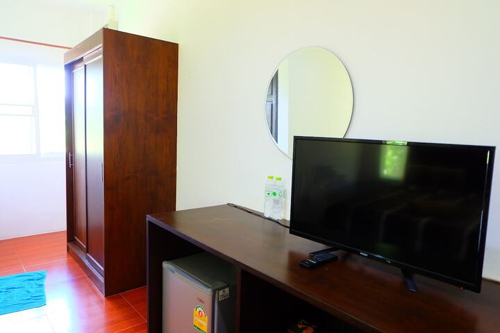 Room 33 of 57