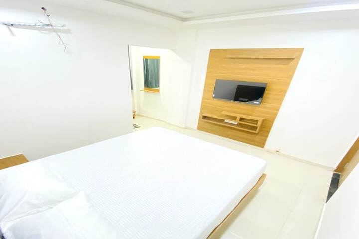 Room 26 of 43
