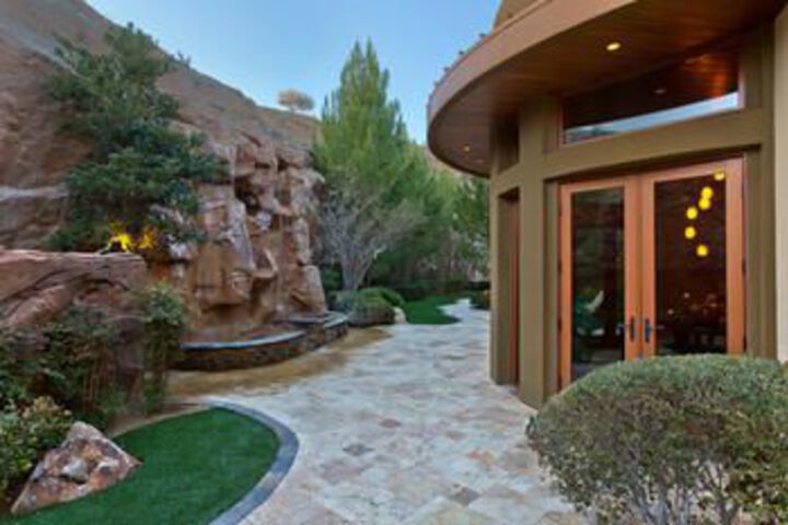 Property Grounds 43 of 46