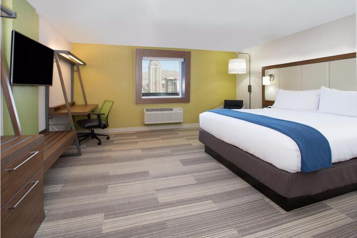1 King Bed (6 of 11)