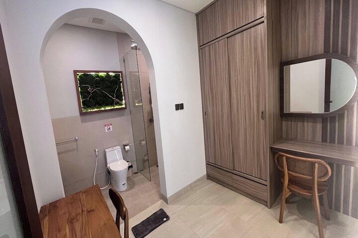 Room 70 of 86