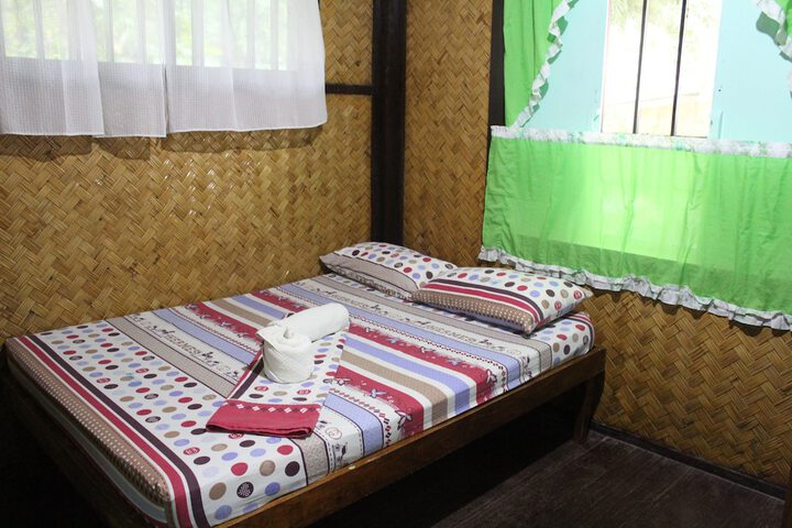 Room 17 of 102