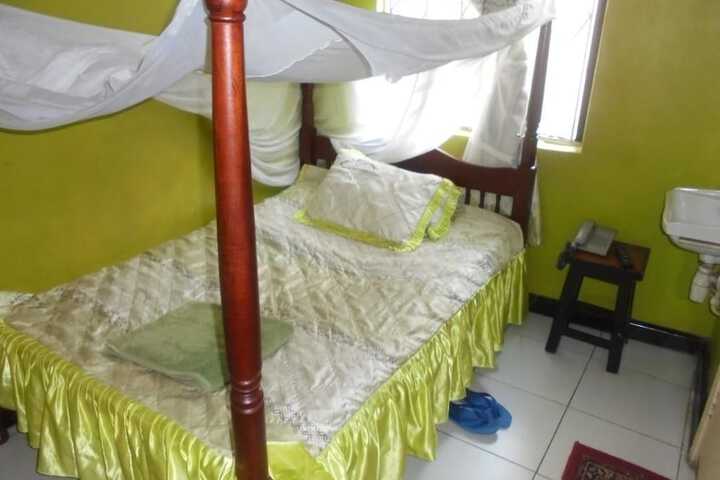 Room 4 of 24