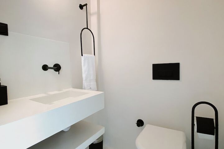 Room 45 of 190