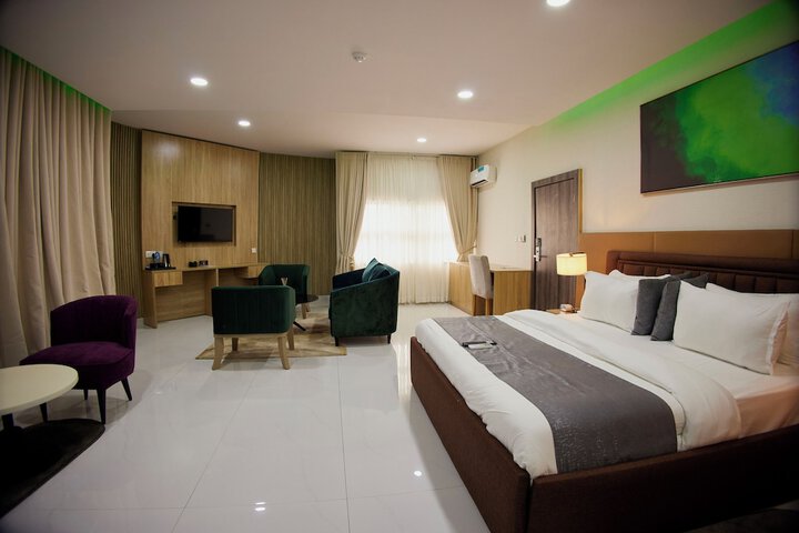 Room 22 of 82