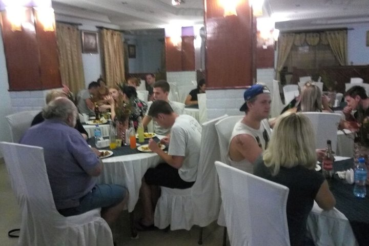 Dining 34 of 49