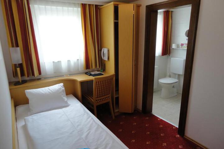 Room 10 of 10