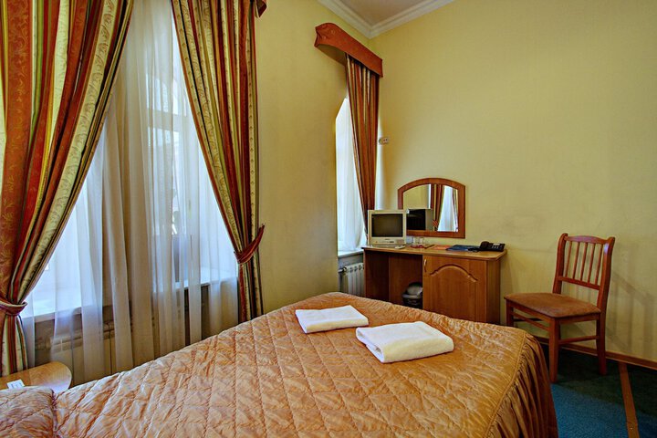 Room 6 of 37