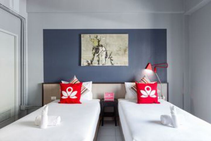 Room 12 of 22