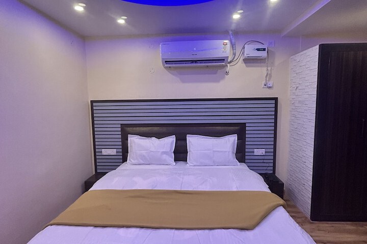 Room 3 of 21