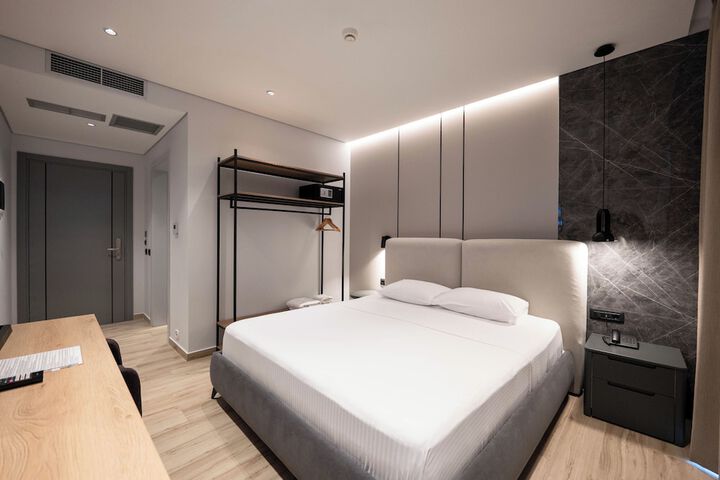 Room 10 of 112