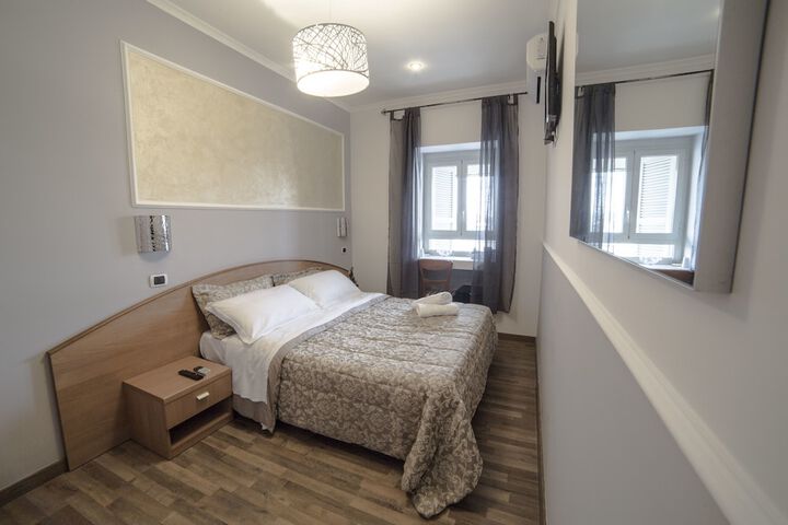 Room 8 of 24
