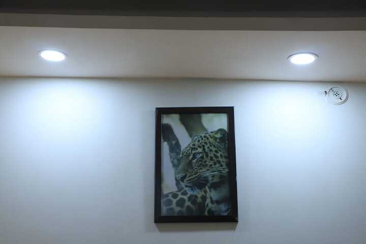 Room 65 of 178