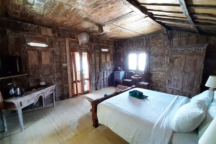 Room 27 of 92