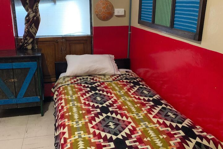Room 15 of 37