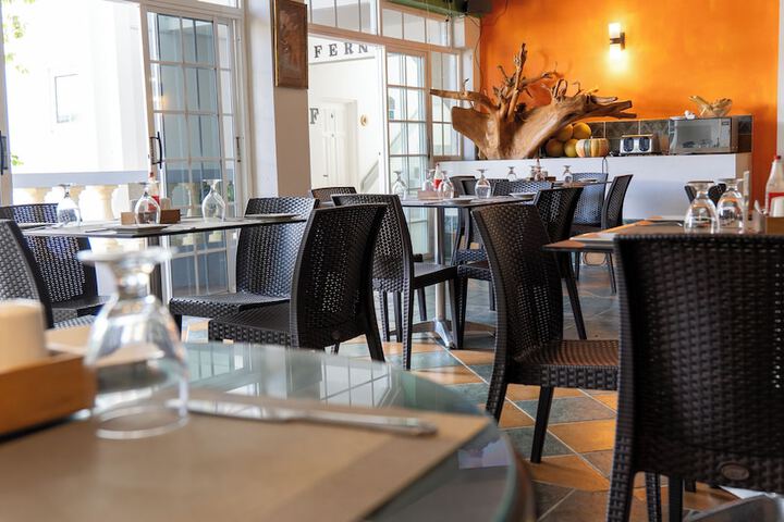 Dining 72 of 95
